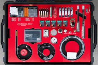 Stor transportkasse med praktisk beskyttende innlegg